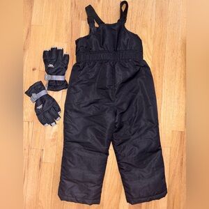 Size 4T Children's Black Snow Bib and fleece lined snow Gloves Set